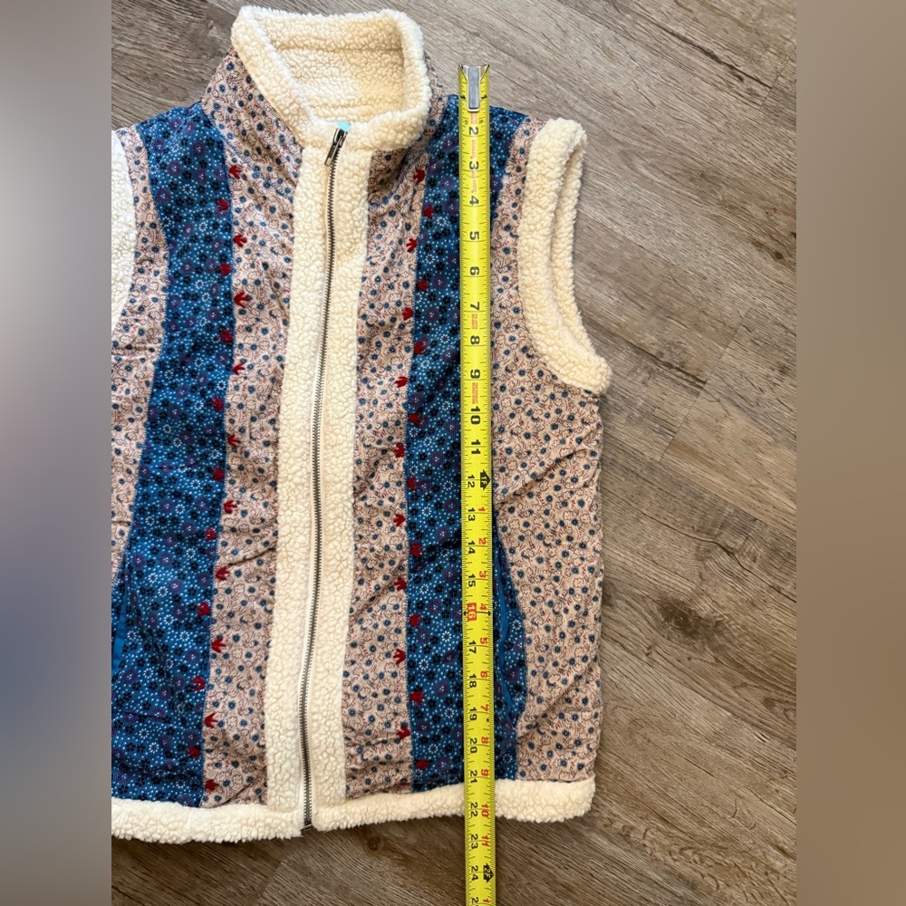 Kimchi & Blue • Boho Floral Micro Corduroy Sherpa Vest - Picture 4 of 13